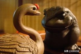 癞蛤蟆想吃天鹅肉照片_