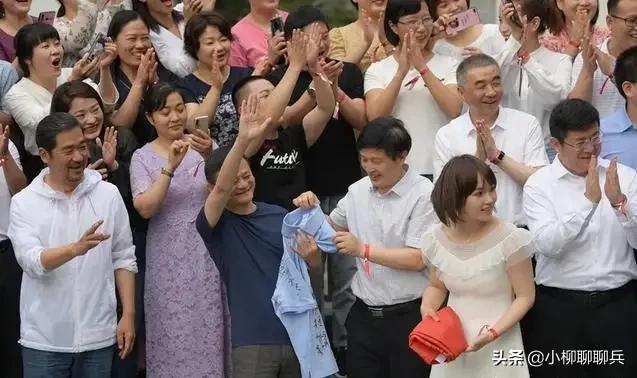 勇士狂欢礼盒_勇士狂欢礼盒多少钱
