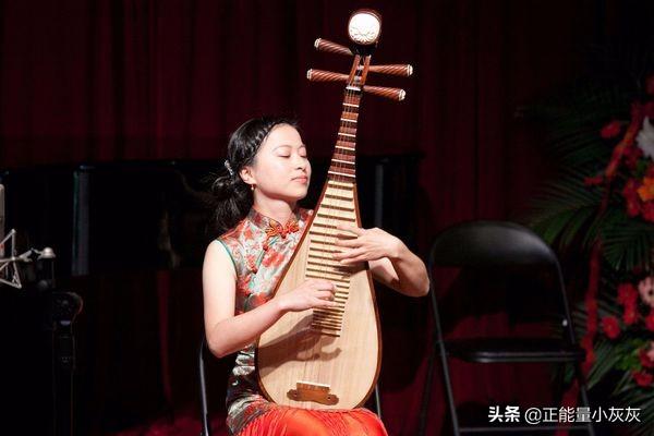 大珠小珠落玉盘所形容的是什么乐器的弹奏声_大珠小珠落玉盘所形容的是什么乐器的弹奏声?