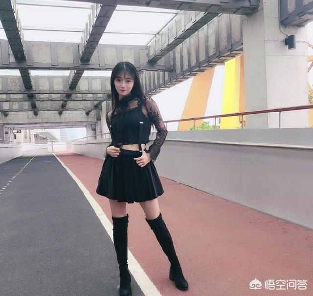扒衣服小游戏_扒衣服小游戏叫什么