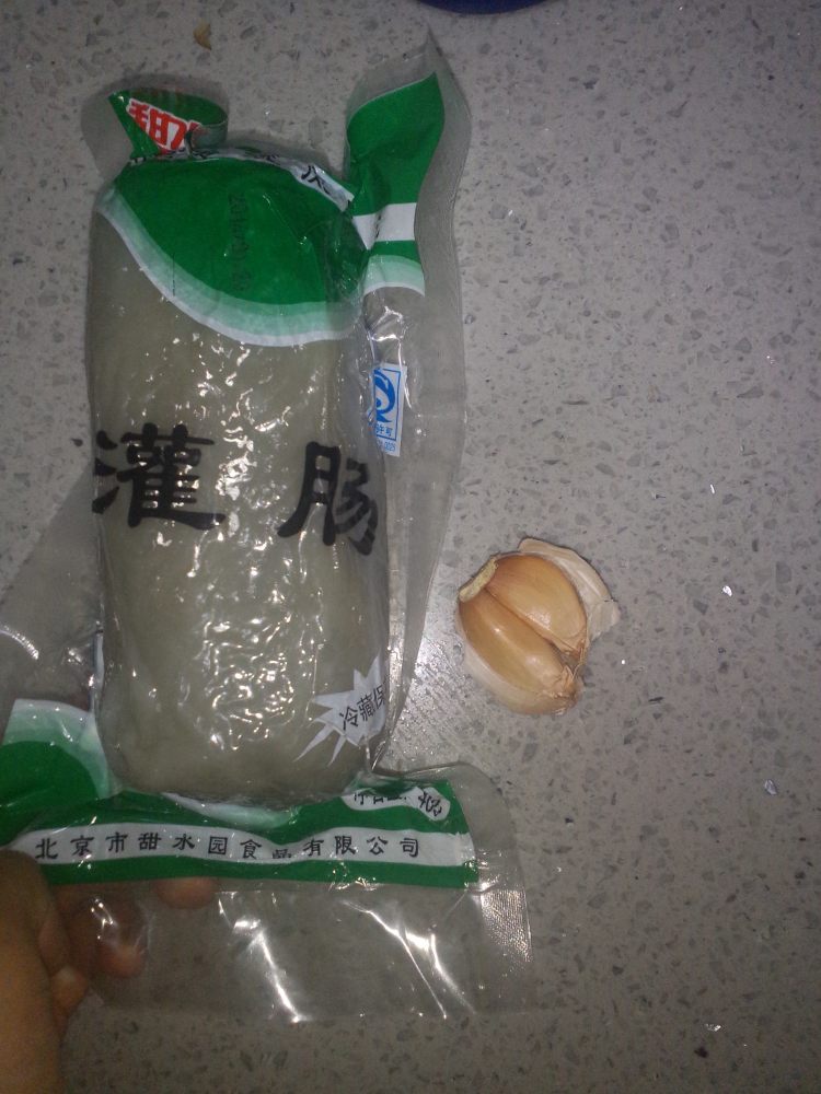 北京小吃炸灌肠通常蘸什么吃_北京小吃炸灌肠怎么炸