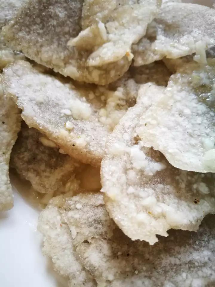 北京小吃炸灌肠通常蘸什么吃_北京小吃炸灌肠怎么炸