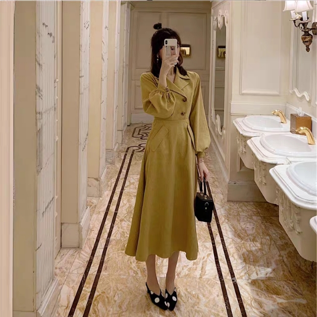 淡黄的头发_淡黄的头发蓬松的长裙