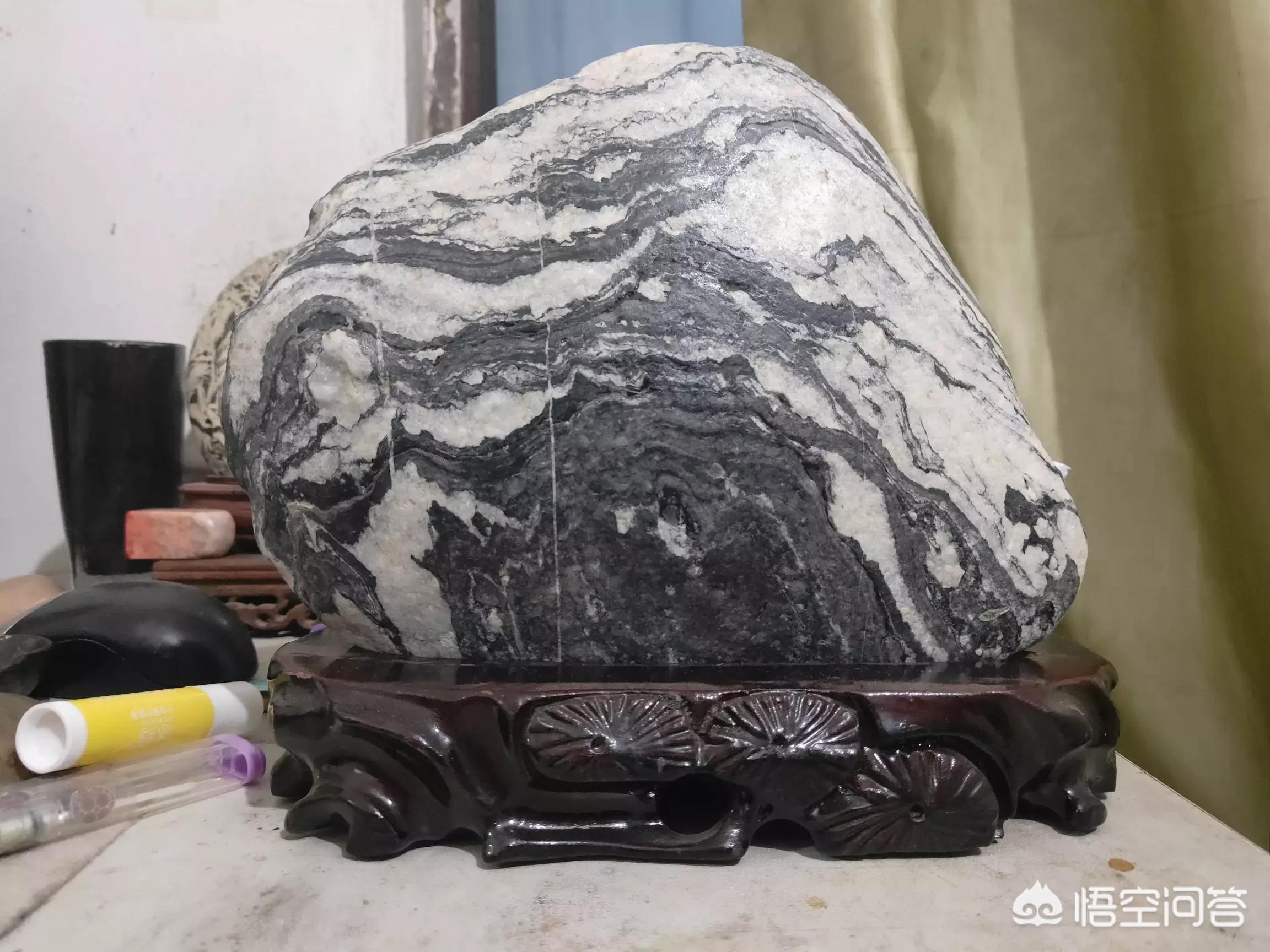 粗糙的石头_粗糙的石头是什么矿出