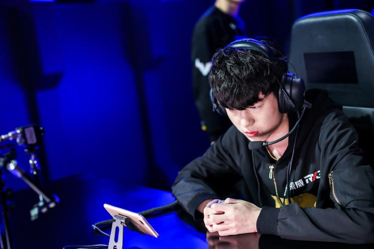 lol皇族战队_lol皇族战队老队员