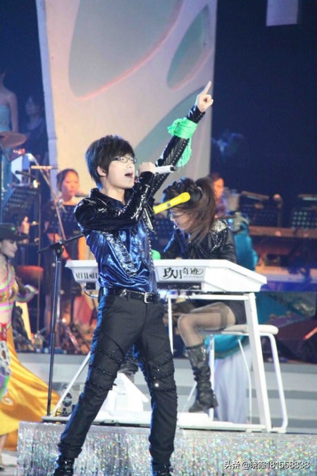 凤凰传奇星光大道_凤凰传奇星光大道冠军是谁 凤凰传奇星光大道_凤凰传奇星光大道冠军是谁